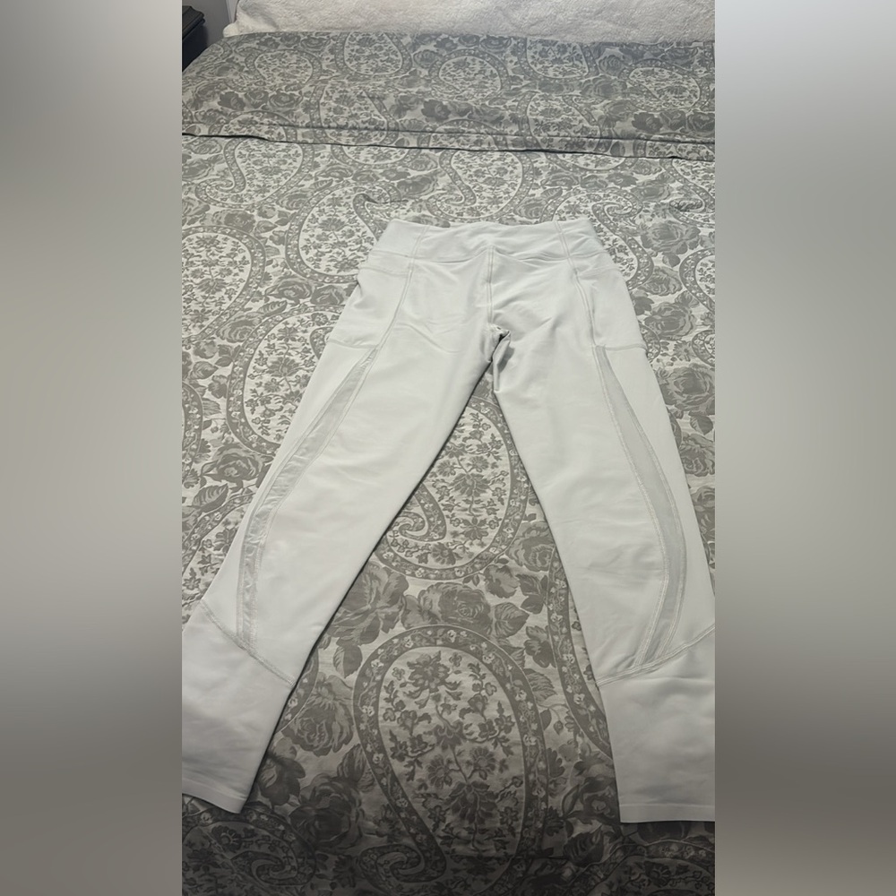 Light grey leggings from Victoria’s secert
